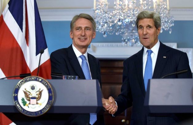 The US, UK consider setting up “buffer zone” to fight IS - ảnh 1